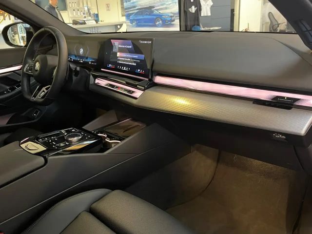 BMW 520 520i M-Sport Sedan