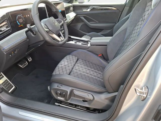 Volkswagen Passat DSG R-Line