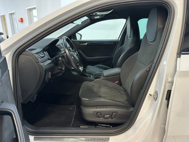 Skoda Superb 2.0 TDI Combi Sportline