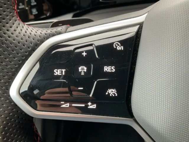 Volkswagen Golf 2.0 TSI Golf VIII