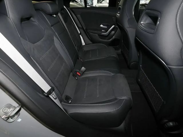 Mercedes-Benz CLA 200 AMG Line Coupé