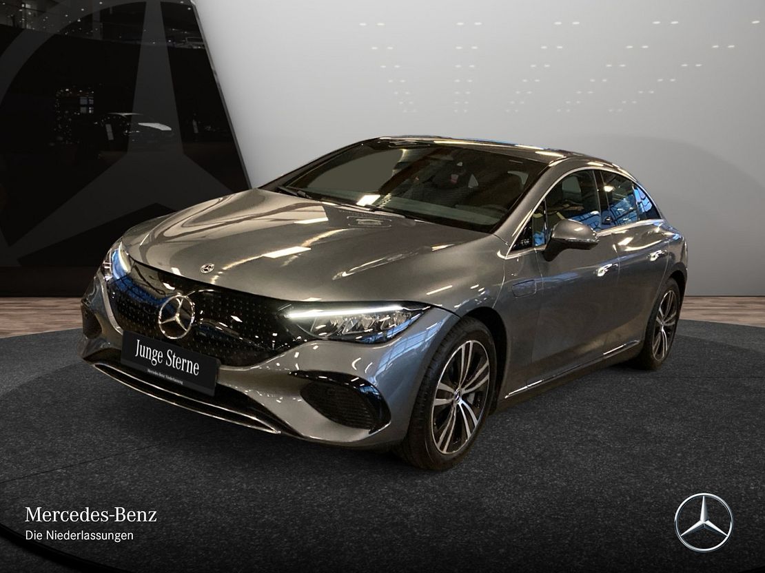 Mercedes-Benz EQE 300 Sedan