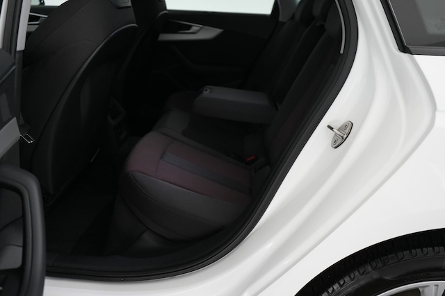Audi A4 40 TFSI Avant S-Tronic