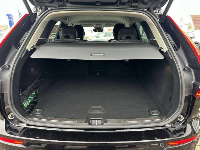 Volvo XC60 AWD Dark Plus