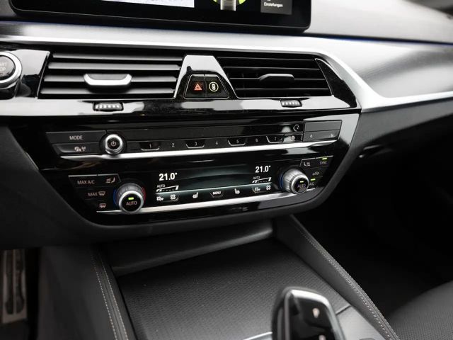 BMW 530 530d M-Sport Touring xDrive