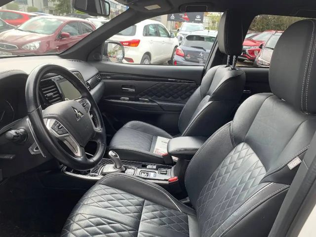 Mitsubishi Outlander 4WD PHEV