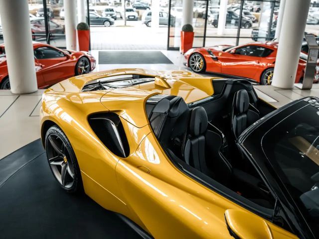 Ferrari SF90 Spider