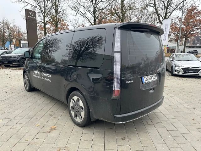 Hyundai Staria Signature