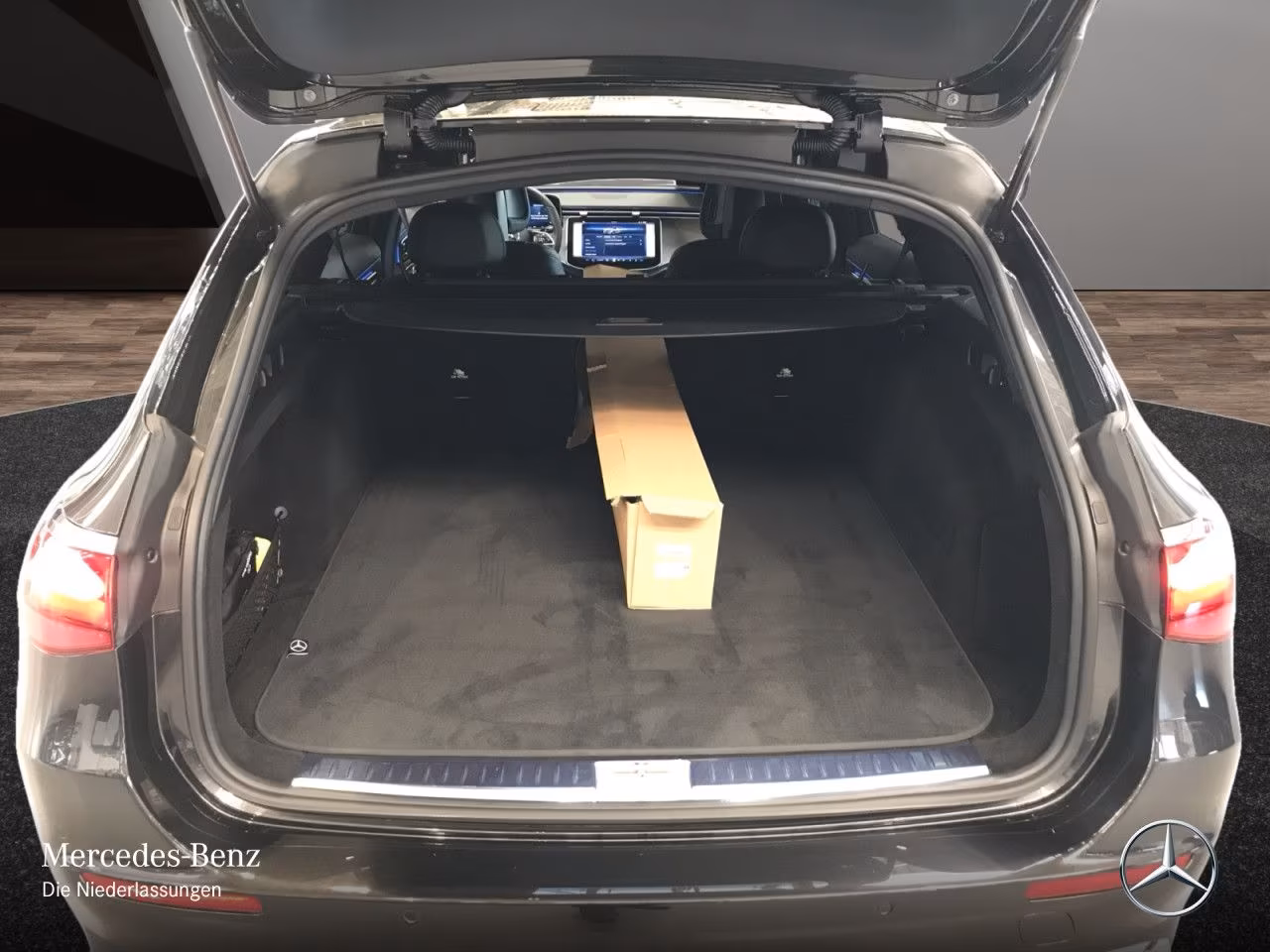 Mercedes-Benz E 220 AVANTGARDE E 220 d Estate