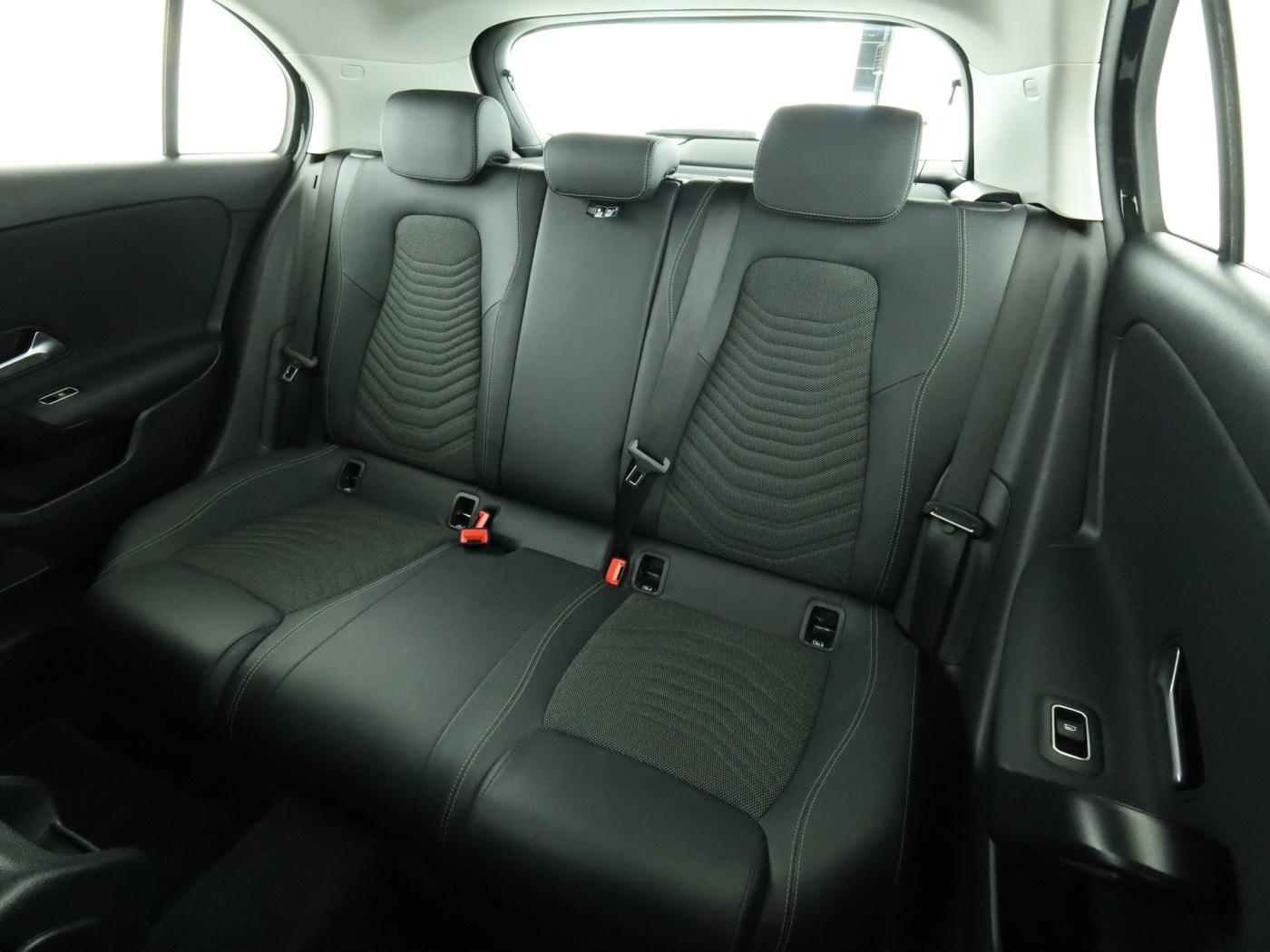 Mercedes-Benz A 250 A 250 e