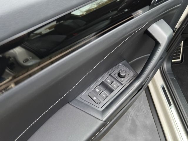 Volkswagen T-Roc 1.5 TSI DSG IQ.Drive R-Line