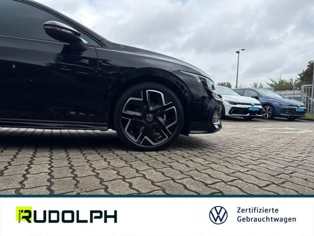 Volkswagen Golf 2.0 TDI DSG Golf VIII R-Line