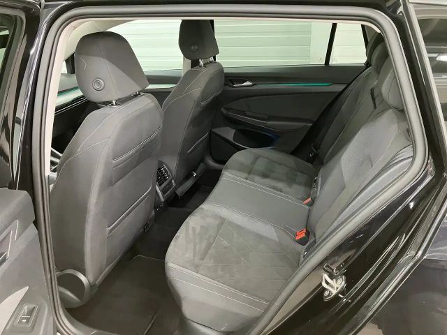 Volkswagen Golf Life Variant