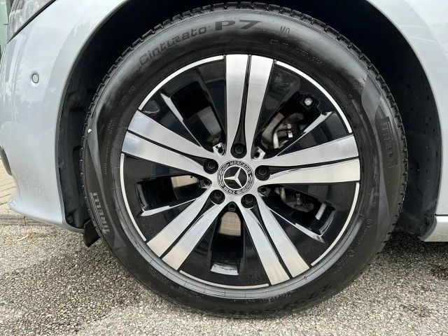 Mercedes-Benz C 200 AVANTGARDE Sedan