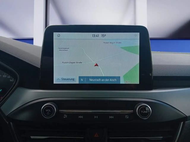 Ford Focus Cool & Connect