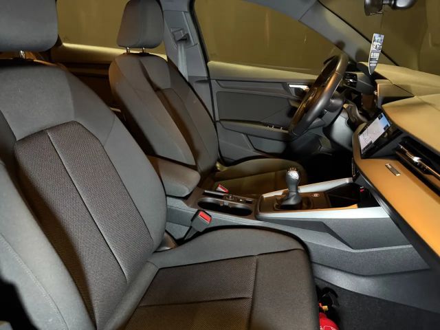 Audi A3 30 TDI Sedan