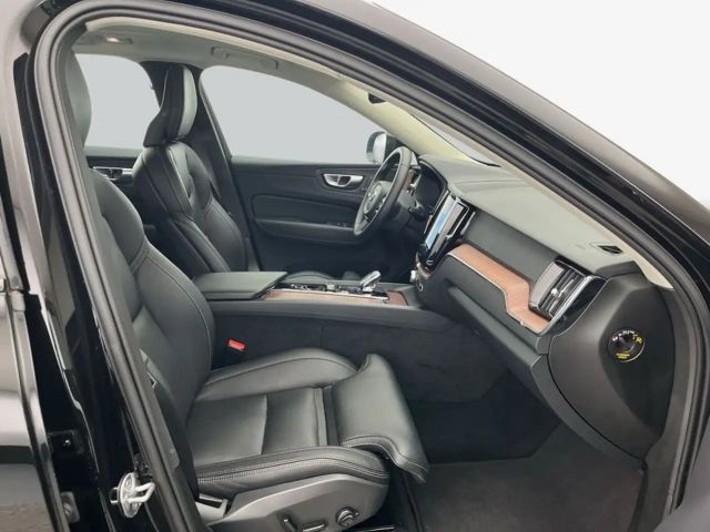 Volvo XC60 Dark Plus