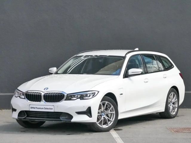 BMW 330 330e Touring xDrive