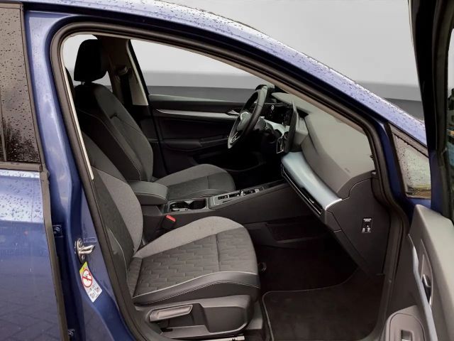 Volkswagen Golf 1.5 eTSI DSG IQ.Drive