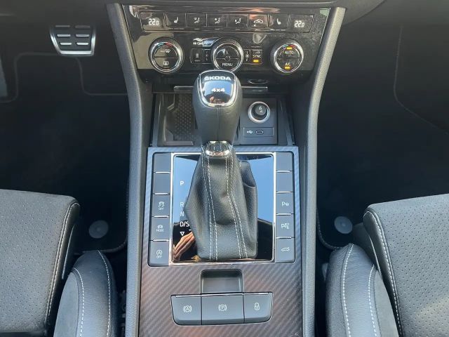 Skoda Superb 2.0 TDI 4x4 Combi Sportline