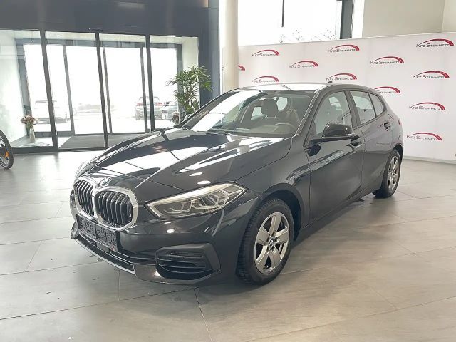 BMW 118 118i Sedan