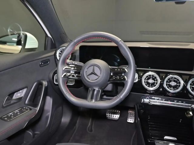 Mercedes-Benz A 250 4MATIC AMG Line