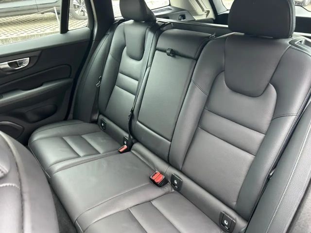 Volvo V60 AWD Dark Hybrid Plus T6