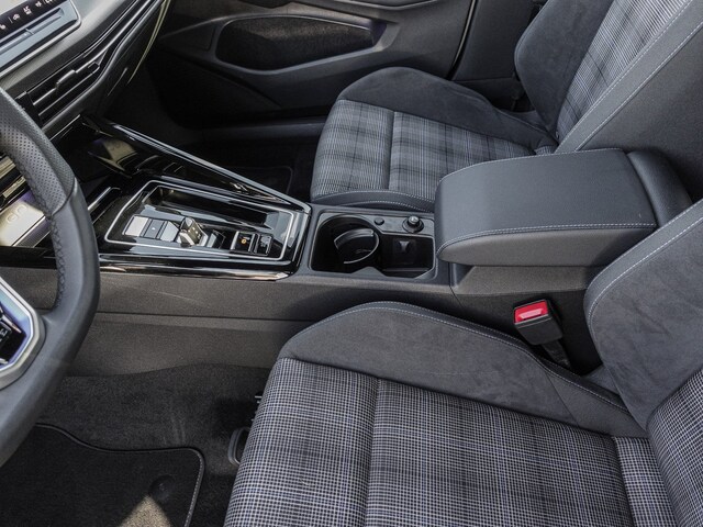 Volkswagen Golf 1.5 eTSI DSG eHybrid