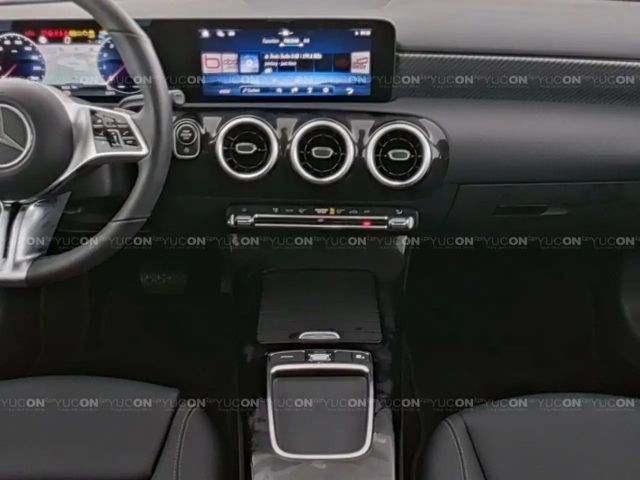 Mercedes-Benz A 180 LENKRADHEIZUNG LED HP USB PAKET