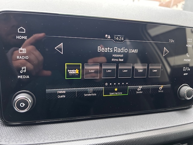 Skoda Fabia Fabia Essence CARPLAY;SHZ;PDC;PDC