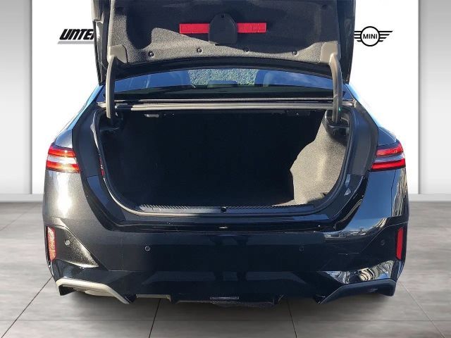 BMW 520 520d M-Sport Sedan xDrive