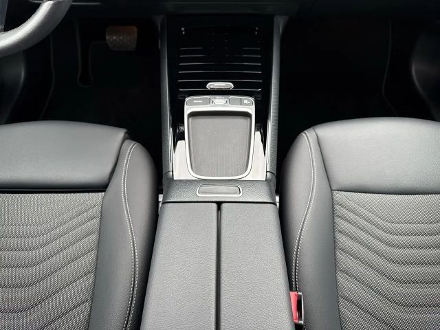 Mercedes-Benz GLA 200 PTS Cam Navi Wide LED SHZ EASY-PACK