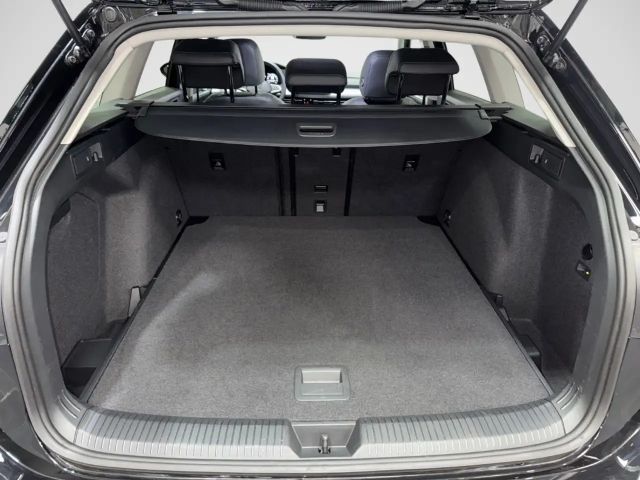 Volkswagen Golf 1.5 eTSI DSG Variant