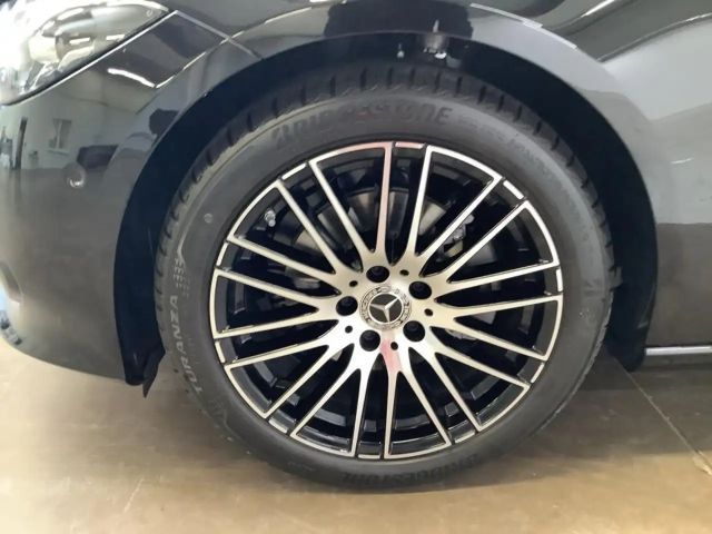 Mercedes-Benz C 180 AVANTGARDE Sedan