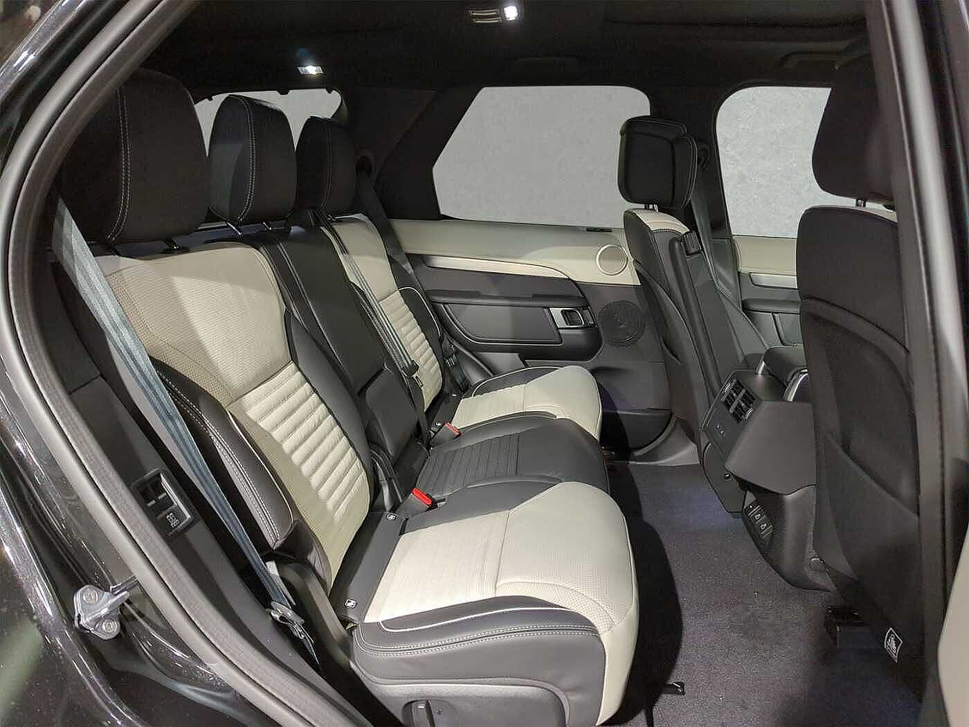 Land Rover Discovery D300 Dynamic HSE