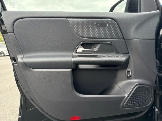 Mercedes-Benz GLA 200 PTS Cam Navi Wide LED SHZ EASY-PACK