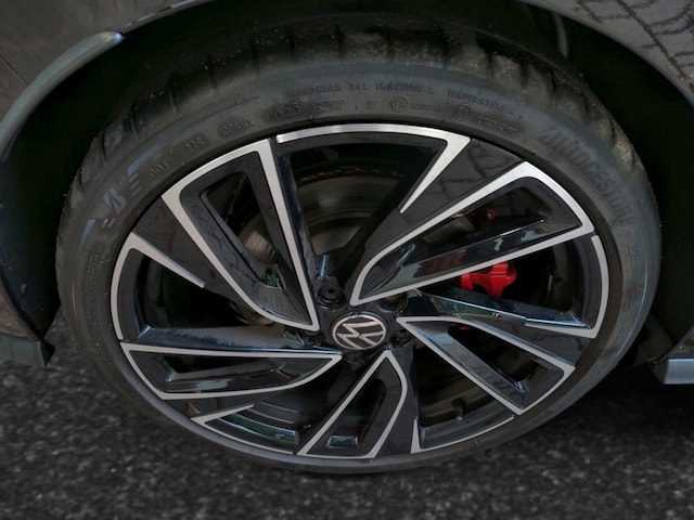 Volkswagen Golf 2.0 TSI DSG Golf VIII