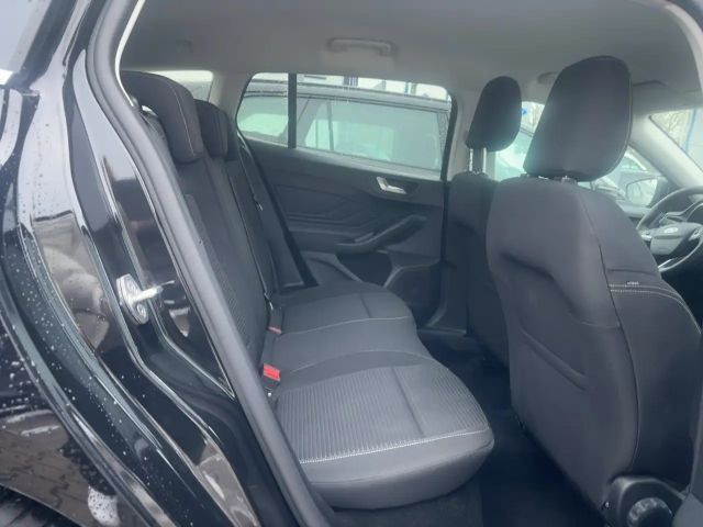 Ford Focus Titanium Wagon