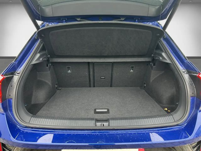 Volkswagen T-Roc R Performance *Akrapovic* AHK DCC Pano AHK