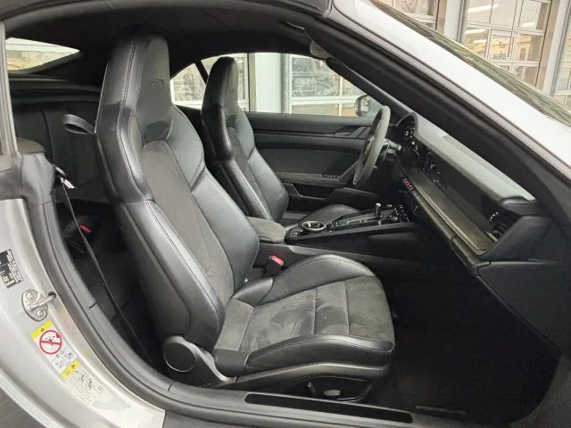 Porsche 911 Cabriolet Carrera GTS