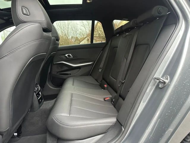 BMW 330 330d M-Sport Touring xDrive