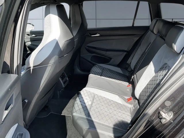 Volkswagen Golf 1.5 eTSI R-Line Variant