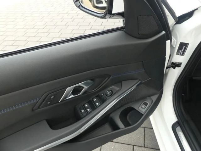 BMW 320 320d M-Sport Touring