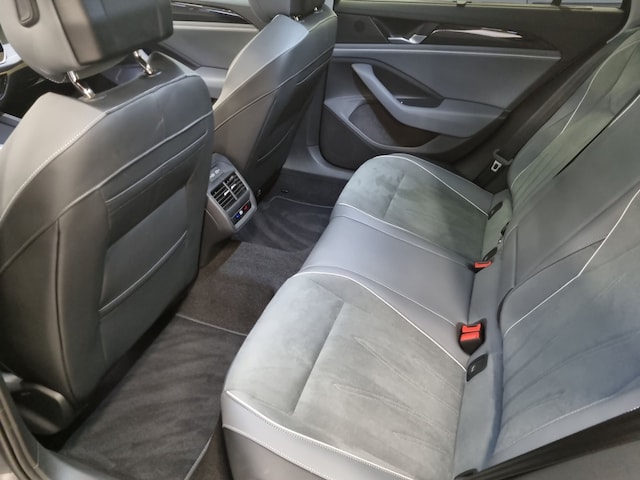 Volkswagen Passat Business eHybrid