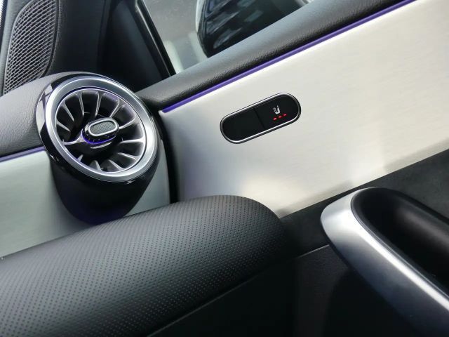 Mercedes-Benz A 180 AMG Line