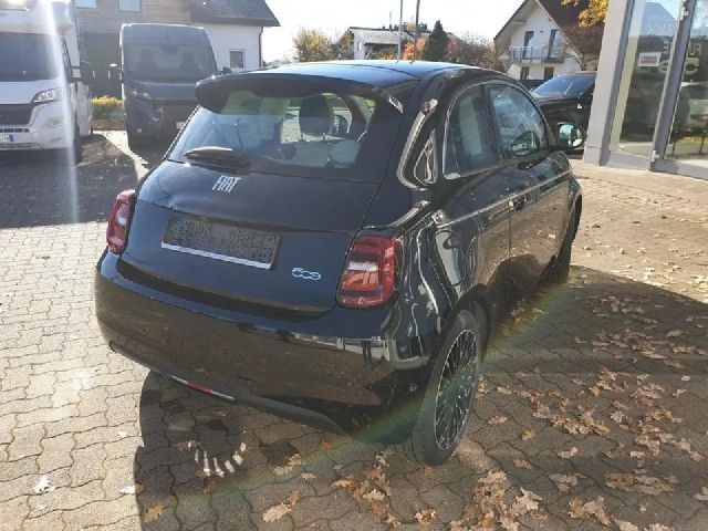 Fiat 500e La Prima by Bocelli