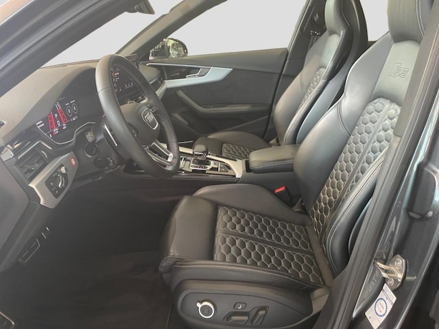 Audi RS4 Avant Quattro