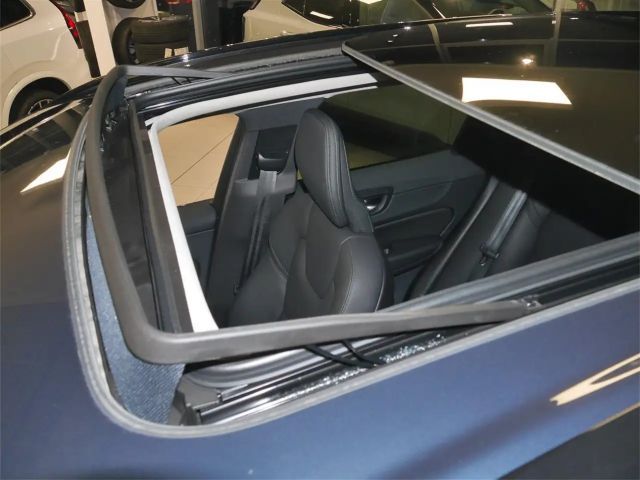 Volvo XC60 AWD Dark Plus T6