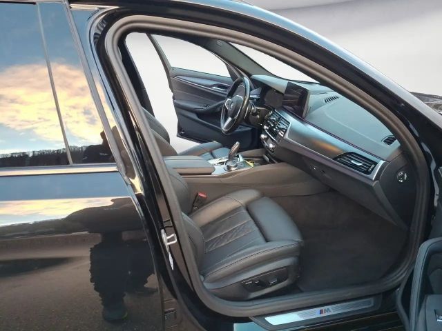 BMW 530 530d M-Sport Touring xDrive