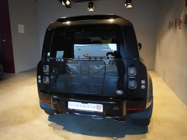 Land Rover Defender 110